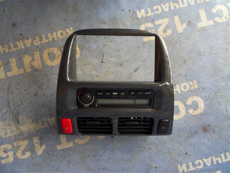 Рамка магнитофона HONDA HRV GH3 D16A 2006 (б/у)