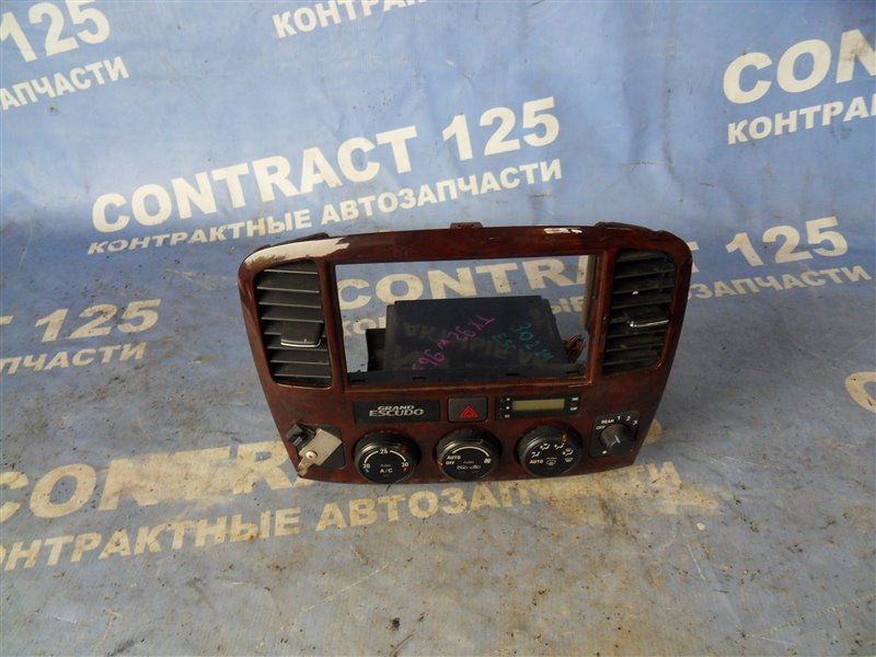 Рамка магнитофона SUZUKI Grand Escudo TX92W H27A 2003 (б/у)