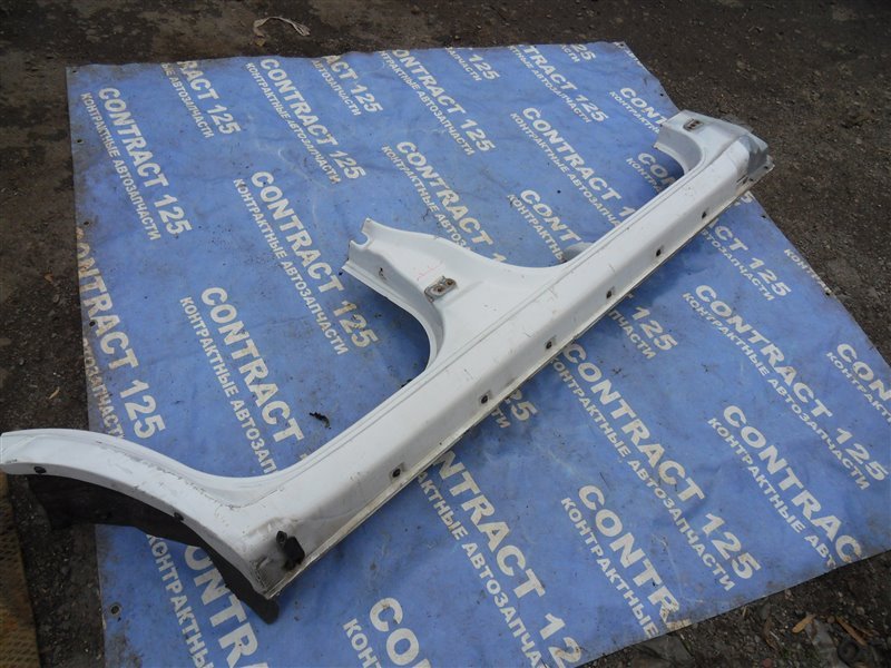 Порог кузова TOYOTA Land Cruiser UZJ100 2UZFE 2001 правый (б/у)