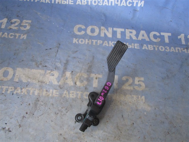Педаль газа MITSUBISHI Outlander GG2W 4B11 2013 (б/у)