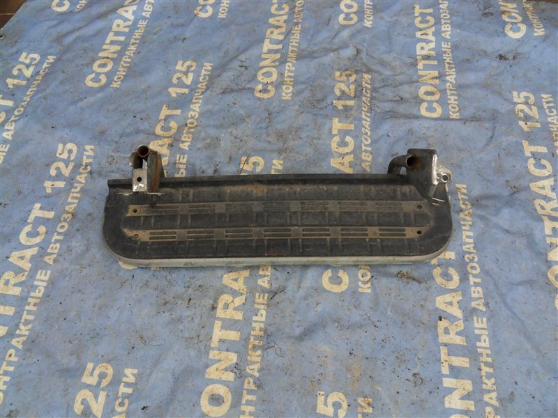 Подножка MITSUBISHI Delica PD8W 4M40 2000 передняя правая (б/у)