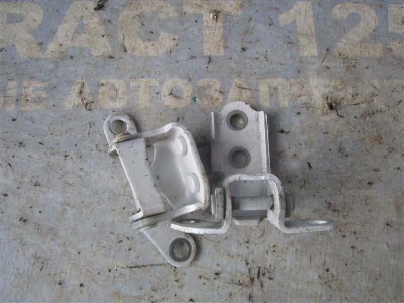 Петля дверная TOYOTA Land Cruiser UZJ100 2UZFE 2001 задняя левая (б/у)