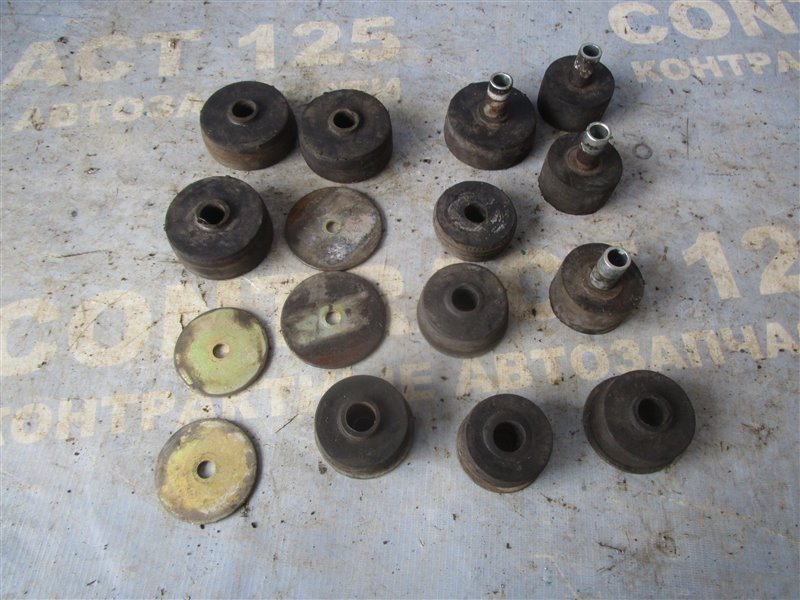 Подушка кузова TOYOTA HILUX SURF LN130W 2L-TE 1993 (б/у)