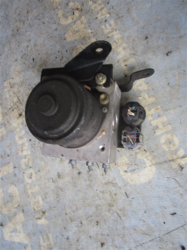 Блок abs TOYOTA HILUX SURF RZN180W 3RZFE 2001 (б/у)