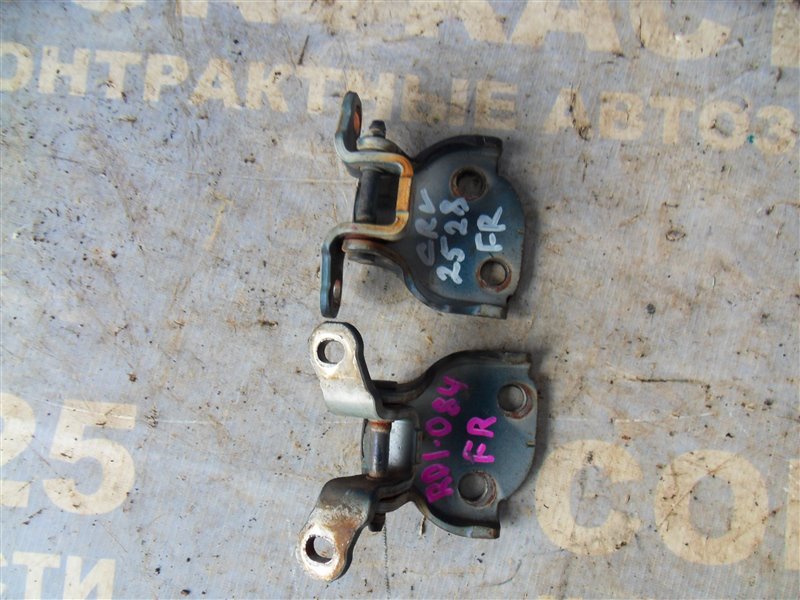 Петля дверная HONDA CRV RD1 B20B 1996 правая (б/у)