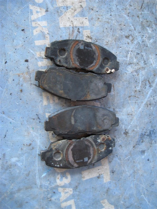 Тормозные колодки HONDA CRV RD1 B20B 2000 переднее (б/у)