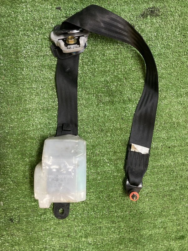 Ремень безопасности MITSUBISHI Delica PD6W 6G72 2004 передний правый (б/у)