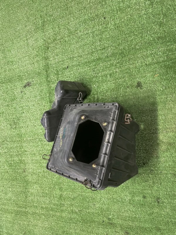 Корпус воздушного фильтра MITSUBISHI Delica PD6W 6G72 2004 (б/у)