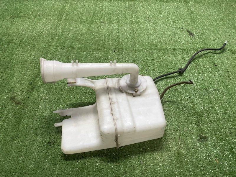 Бачок стеклоомывателя MITSUBISHI Delica PD6W 6G72 2004 (б/у)