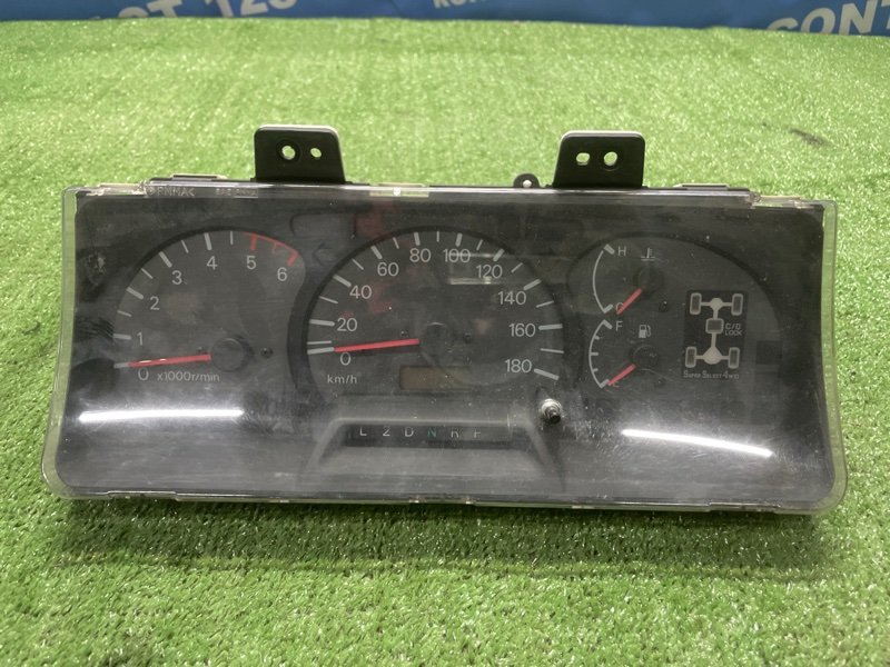 Спидометр MITSUBISHI Delica PE8W 4M40 2000 (б/у)