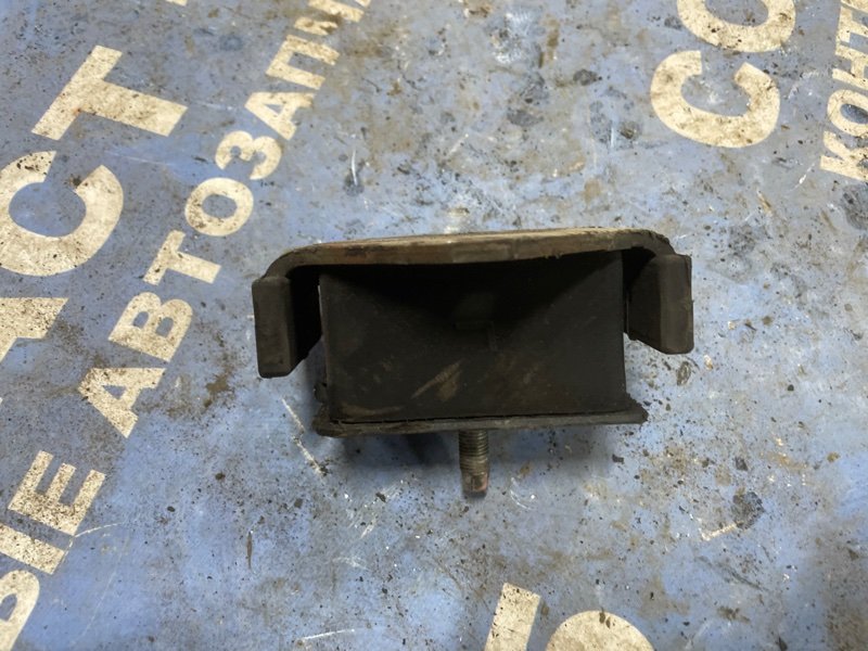 Подушка двигателя MITSUBISHI Delica PD6W 6G72 2004 правая (б/у)