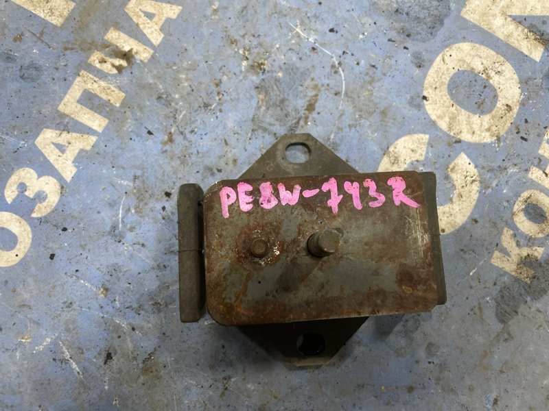 Подушка двигателя MITSUBISHI Delica PE8W 4M40 2000 правая (б/у)