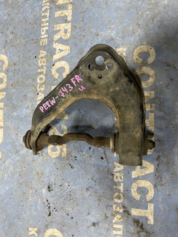 Рычаг верхний MITSUBISHI Delica PE8W 4M40 2000 передний правый (б/у)