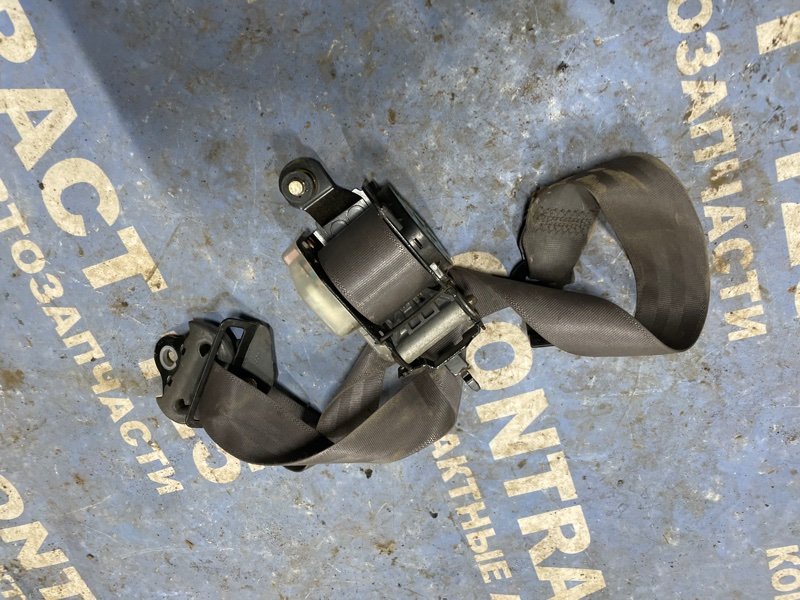 Ремень безопасности HONDA Vezel RU3 LEB 2014 передний правый (б/у)