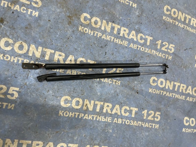 Амортизатор багажника MITSUBISHI Delica PE8W 4M40 2000 (б/у)