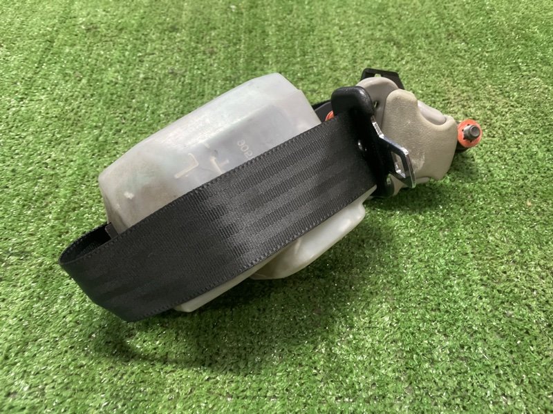 Ремень безопасности MITSUBISHI Delica PE8W 4M40 2000 передний левый (б/у)