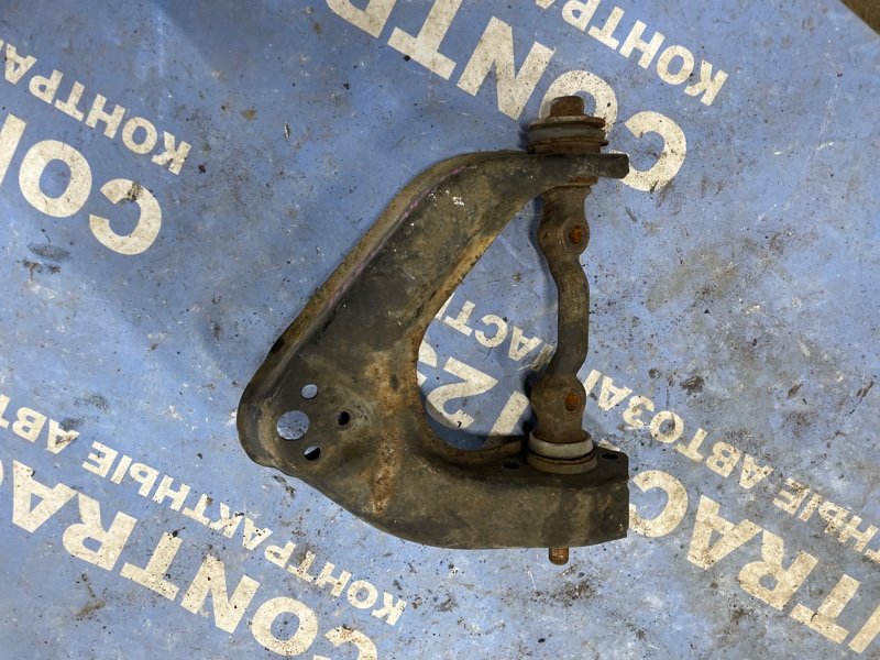 Рычаг верхний MITSUBISHI Delica PE8W 4M40 2000 передний левый (б/у)