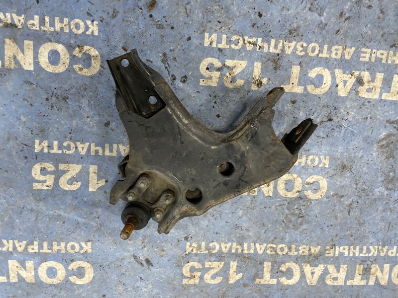 Рычаг нижний NISSAN Terrano WHYD21 VG30E 1990 передний левый (б/у)