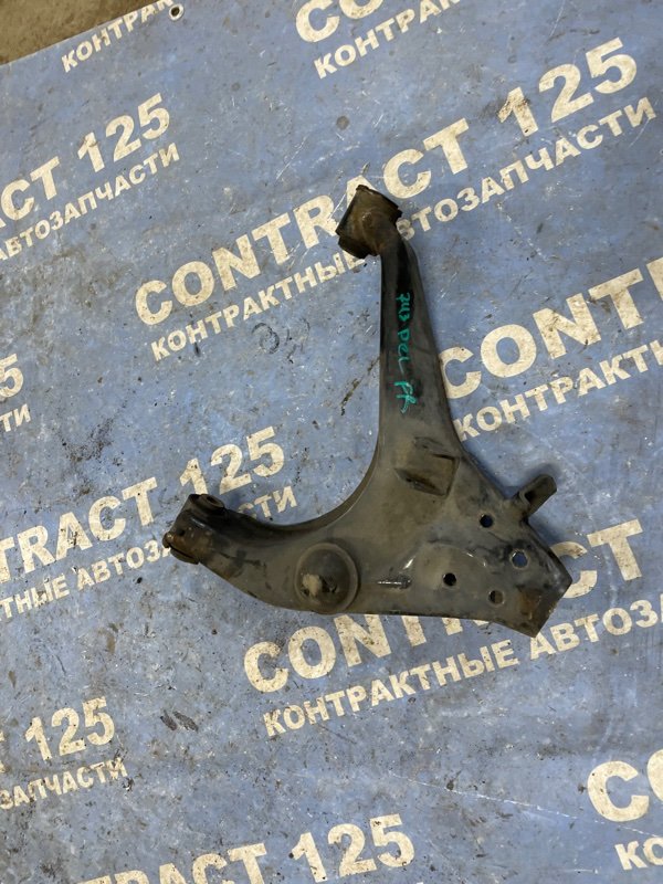 Рычаг MITSUBISHI Delica PE8W 4M40 2000 передний правый (б/у)