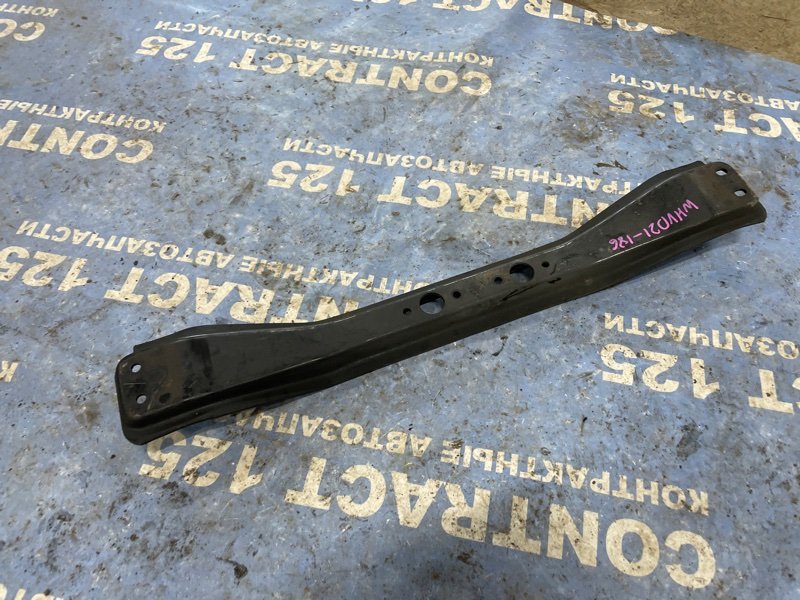 Балка под АКПП NISSAN Terrano WHYD21 VG30E 1990 (б/у)