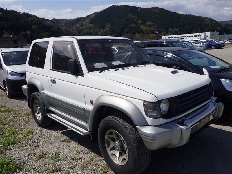 Автомобиль MITSUBISHI PAJERO V26W 4M40T 1996 года в разбор