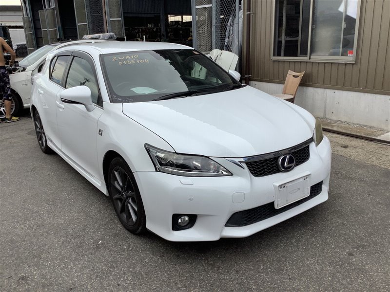 Автомобиль LEXUS CT200H ZWA10 2ZRFXE 2012 года в разбор