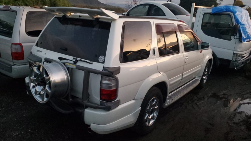 Автомобиль NISSAN Terrano Regulus JLR50 VG33E 1999 года в разбор