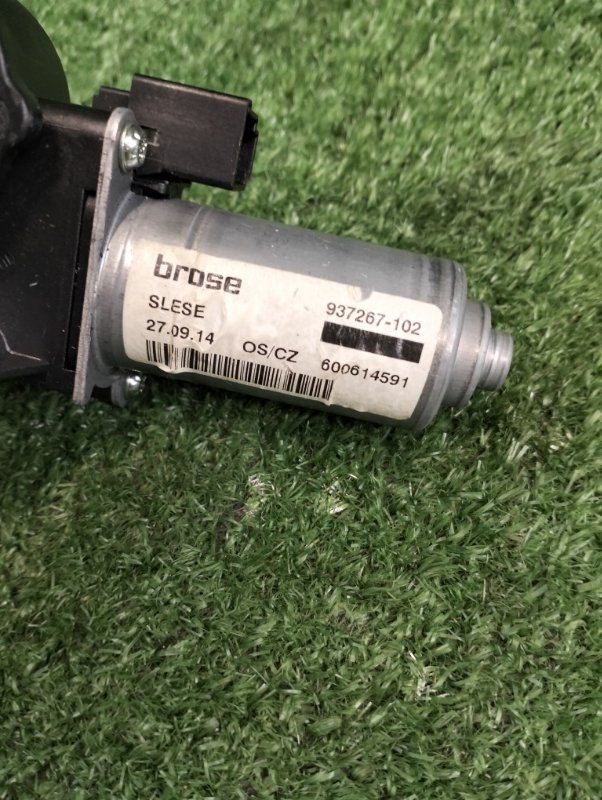 Моторчик сиденья передний правый Mercedes-Benz C-class w205 M274