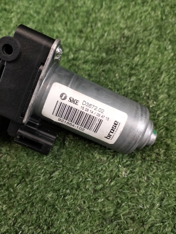 Моторчик сиденья передний правый C-class 2014 w205 M274