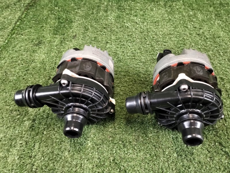 Дополнительный насос системы охлаждения Mercedes-Benz C-class w206 M254