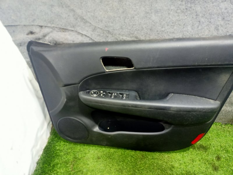 Обшивка двери передняя правая I30 2011 FD G4FC