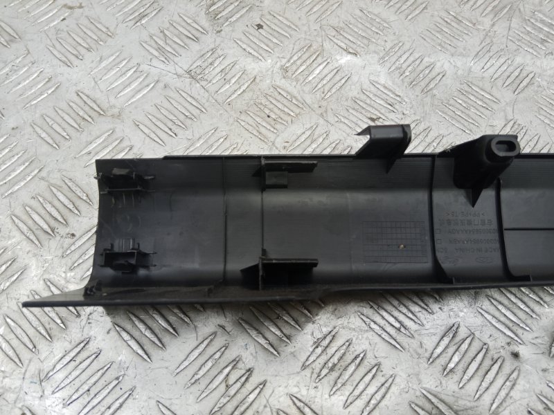 Накладка на порог передняя правая J7