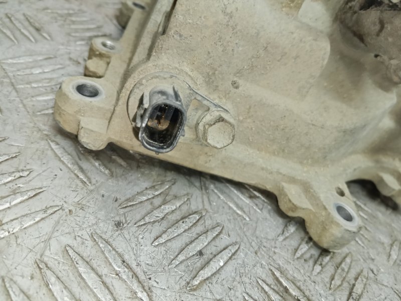 Крышка клапанов правая Rx350 GGL15 2GRFE