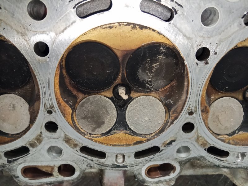 Головка блока цилиндров левая Rx350 GGL15 2GRFE Головка блока цилиндров левая Rx350 GGL15 2GRFE