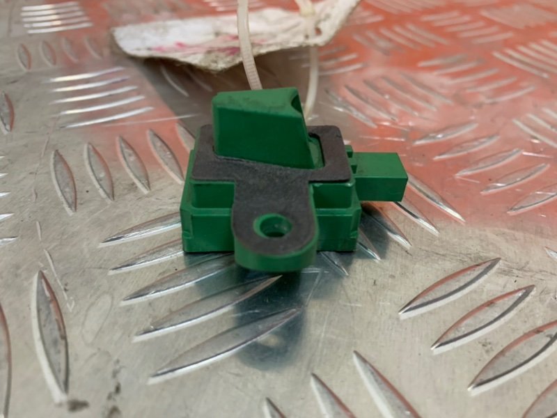 Датчик airbag передний левый E-Class W212 Датчик airbag передний левый E-Class W212