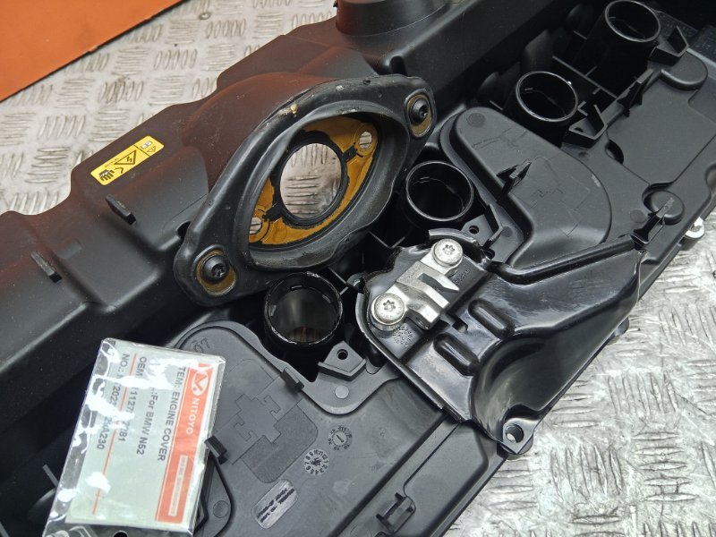 Крышка клапанов 3-Series E90 N52