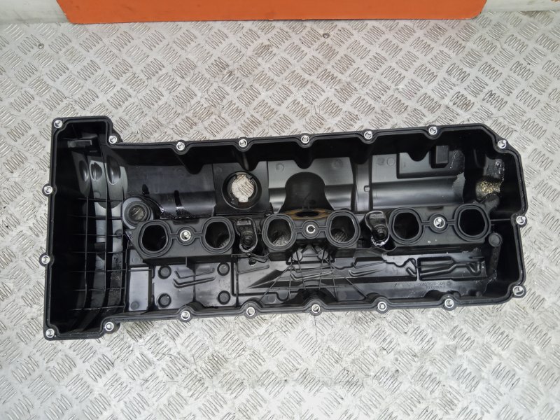Крышка клапанов 3-Series E90 N52