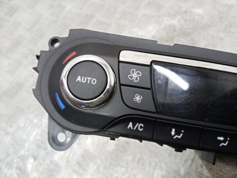 Блок управления климат-контролем Focus 3 CB8