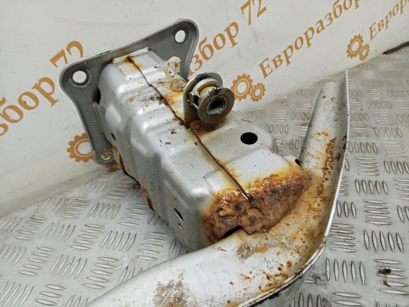 Усилитель бампера передний Focus 3 CB8