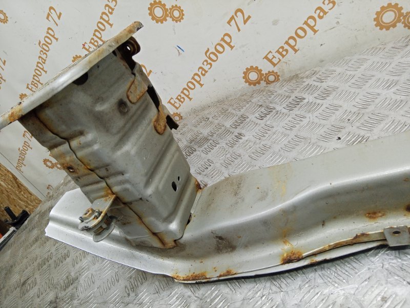 Усилитель бампера передний Focus 3 CB8