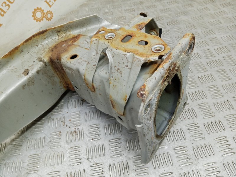 Усилитель бампера передний Focus 3 CB8