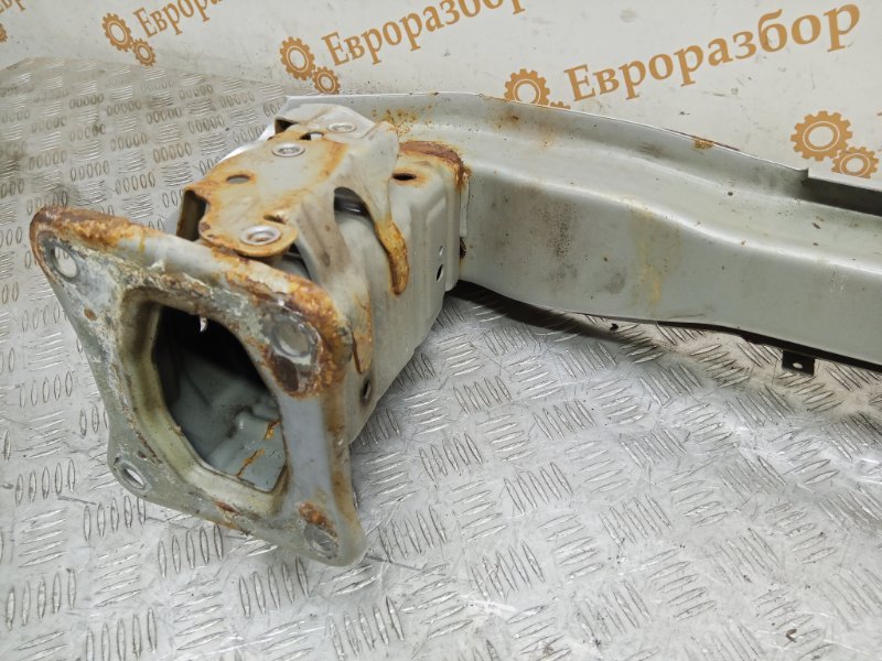 Усилитель бампера передний Focus 3 CB8