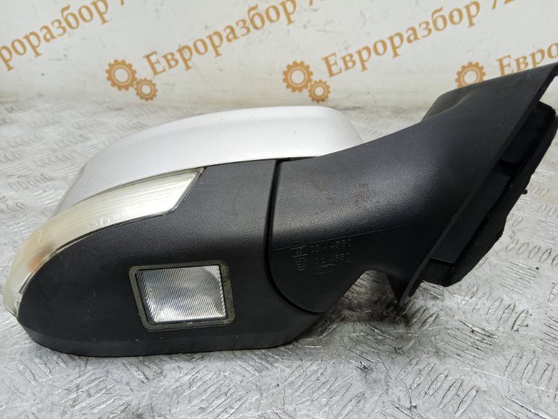 Зеркало правое Focus 3 CB8