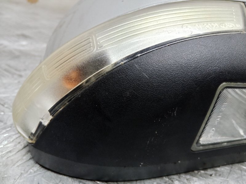 Зеркало правое Focus 3 CB8