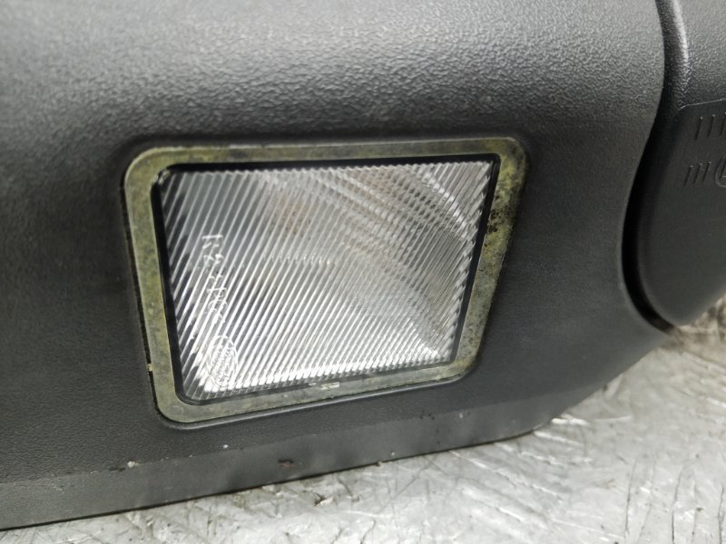 Зеркало правое Focus 3 CB8