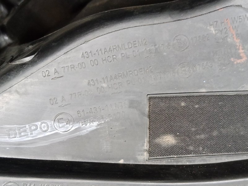 Фара передняя правая Focus 3 CB8