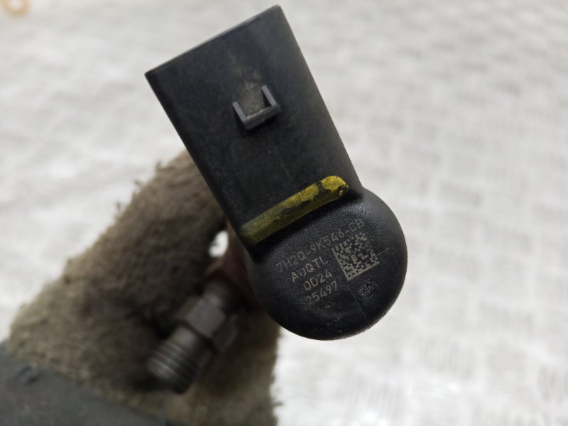 Форсунка топливная Discovery 3 L319 276DT