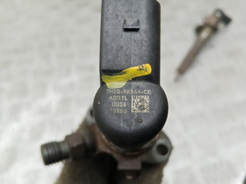 Форсунка топливная Discovery 3 L319 276DT