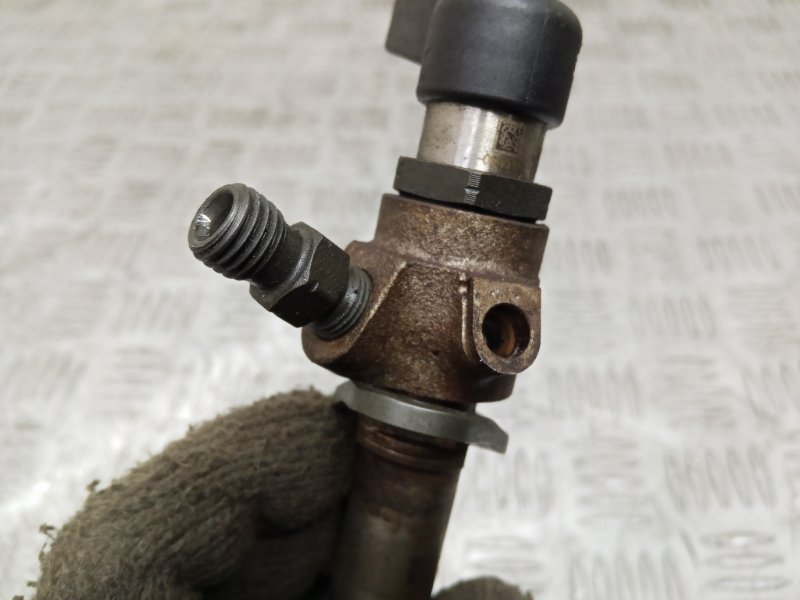 Форсунка топливная Discovery 3 L319 276DT