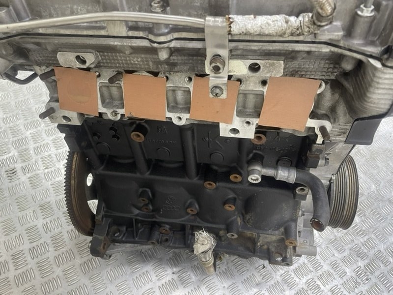 Двигатель Passat AWT